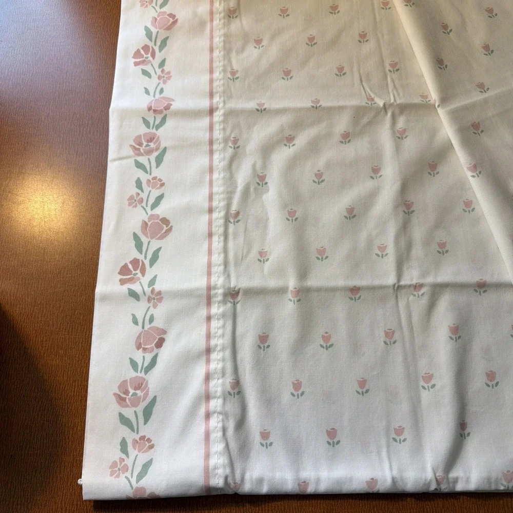 Vtg Steven Punk Floral Set Of 2 Standard Pillowcases Little Pink Flowers Percale